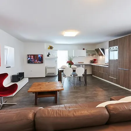 Vila Peter 1766 Selina